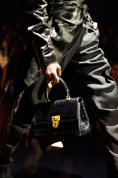Look 96